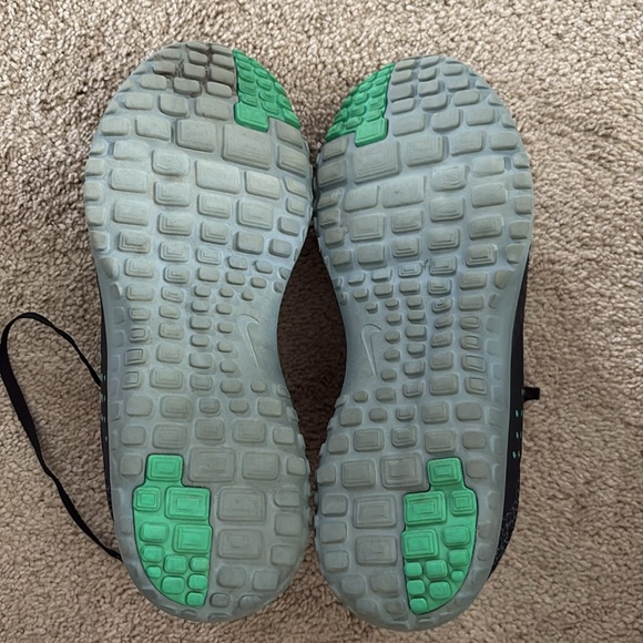 Nike Green/Black/Grey Leopard Print Shoes - Picture 5 of 9